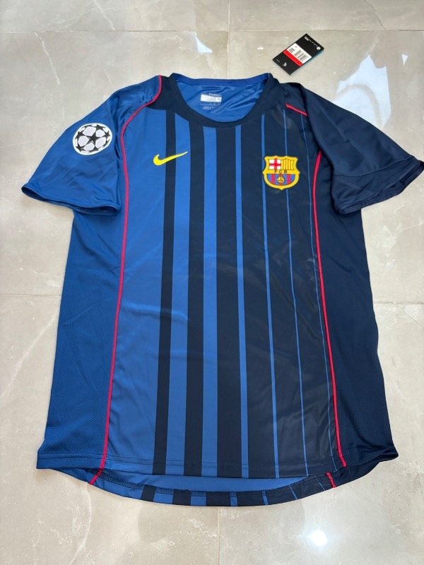 Producto - FC Barcelona visitante 05/06 10 Ronaldinho