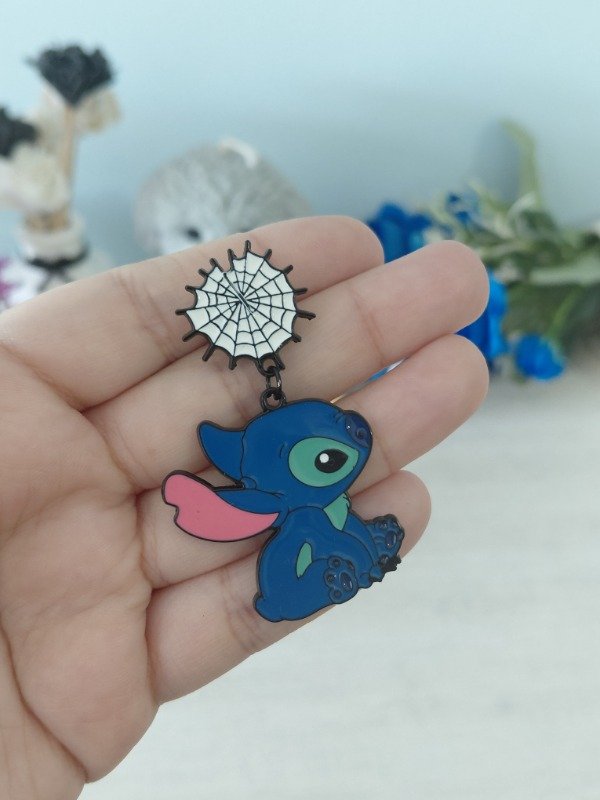 Producto - Pin metalizado - Stitch con colgante #1089