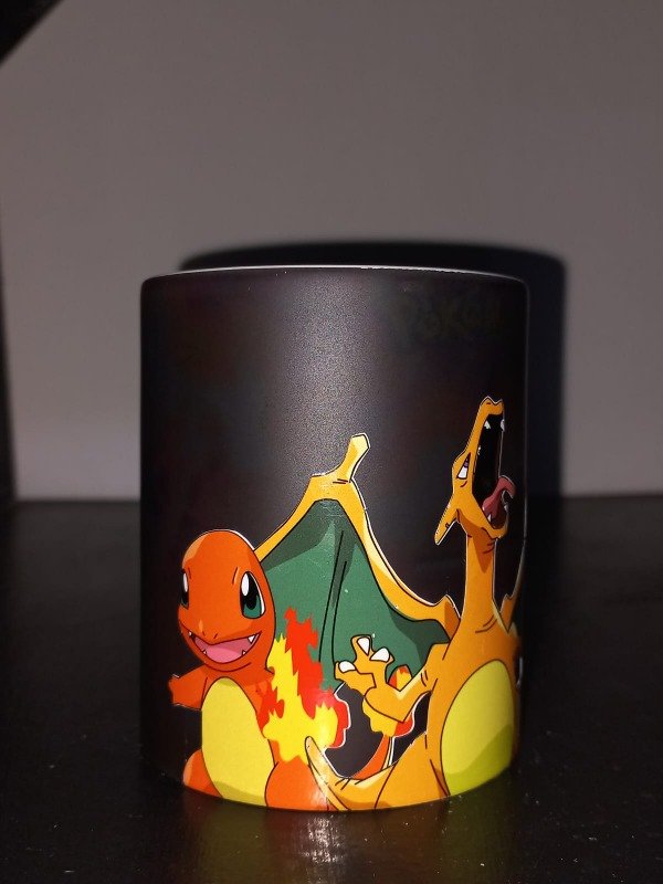 Producto - Taza magica charmander