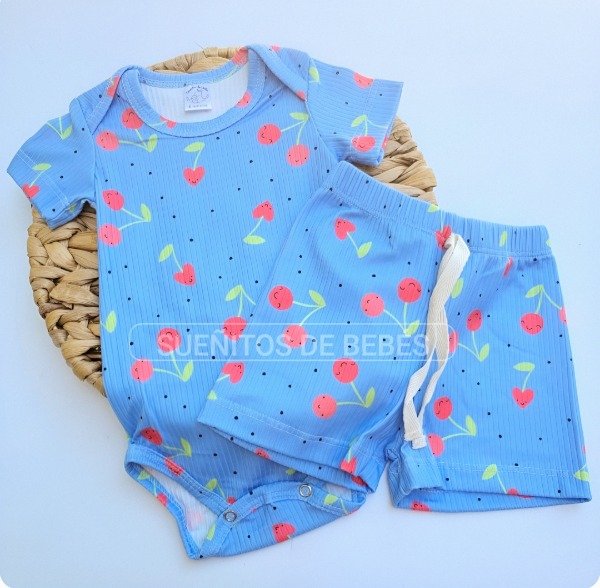 Producto - Set con short estampado cerezas
