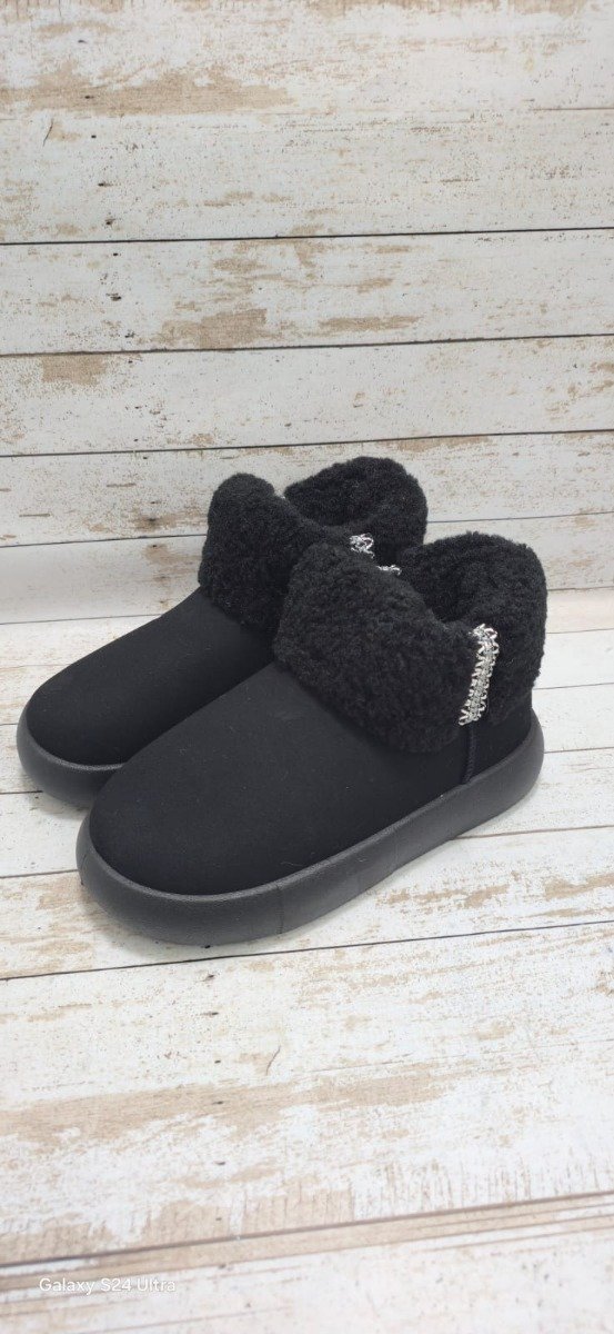 Producto - pantubota lisa con piel negro del 36 al 40 - 0