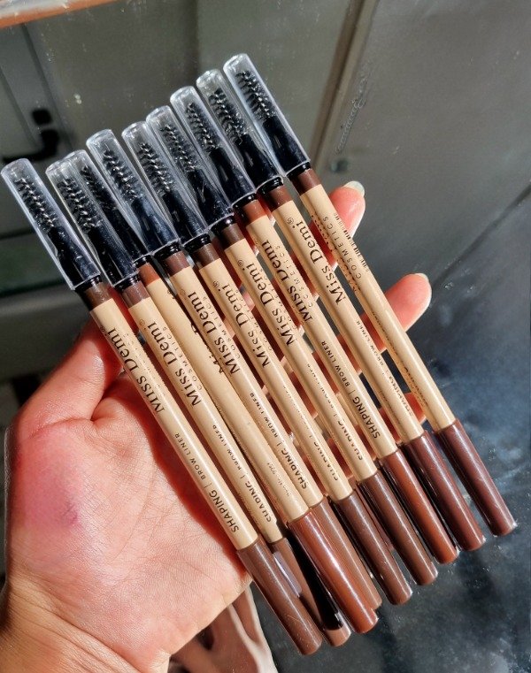 Producto - Delineador de Cejas + Peine MISS DEMI