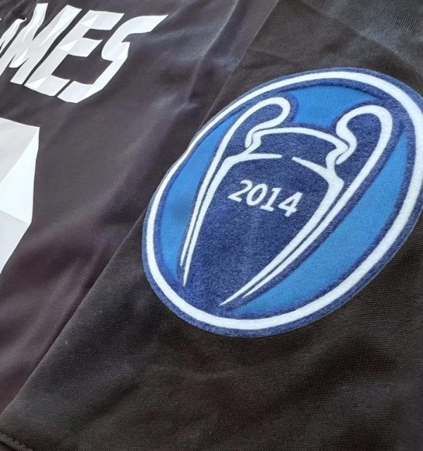 Producto - CAMISETA REAL MADRID IMPORTADA ALTERNATIVA RETRO 2014/2015 #10 JAMES - 3