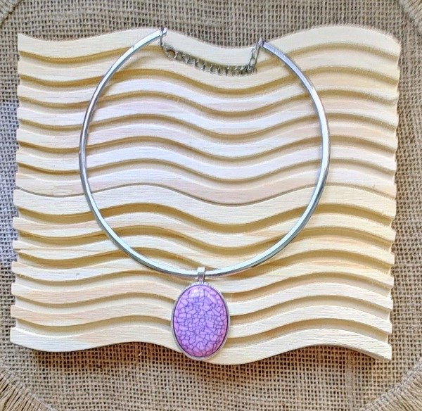 Producto - Chocker Rígido con dije Ovalado Rosa Diseño