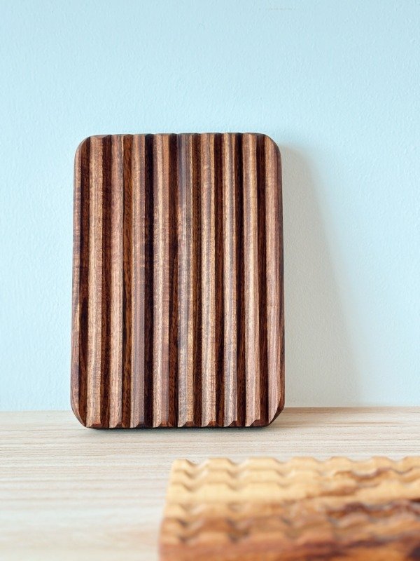 Producto - Tablita tostadera de madera incienso - Casa Puntal
