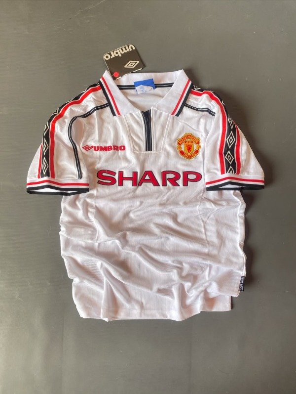 Producto - Camiseta edición especial Manchester United 1999