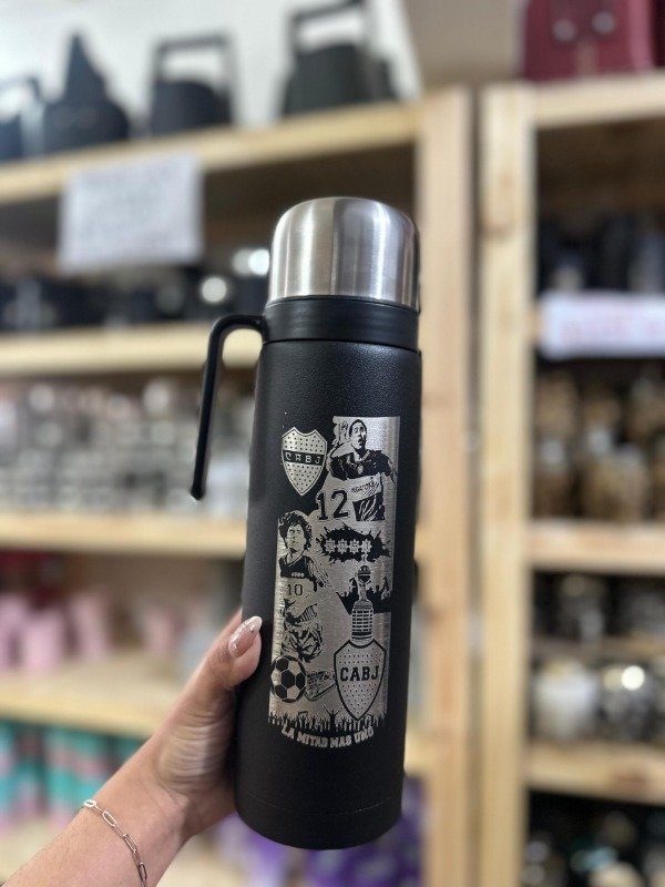 Producto - termo media manija negro LA MITAD MAS UNO GRABADO COMPLETO