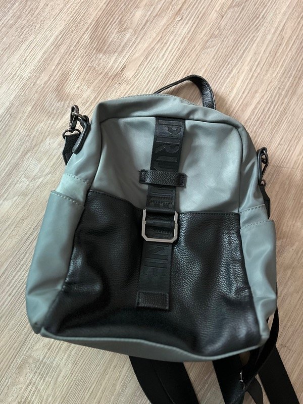 Producto - Mochila Prune verde como nueva