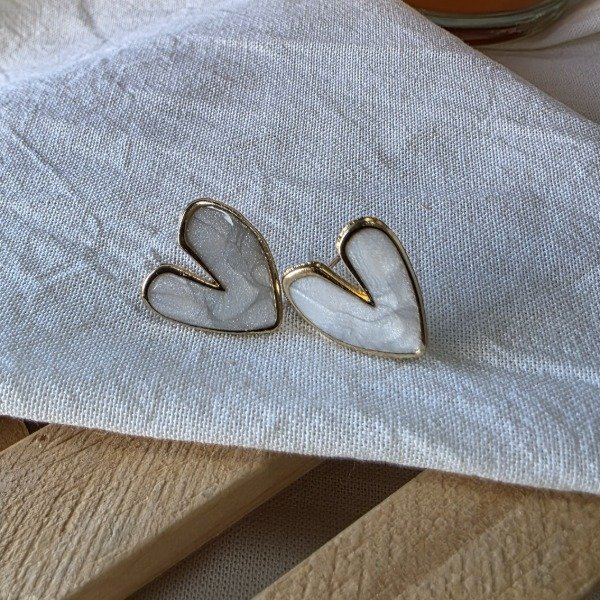 Producto - Aros pasante Ac.Dorado corazón tipo marmolado