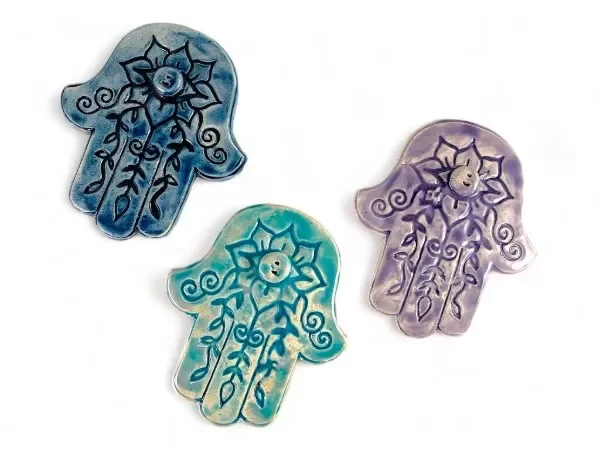 Producto - PORTA SAHUMERIO MANO DE FATIMA ESMALTADO 11CM