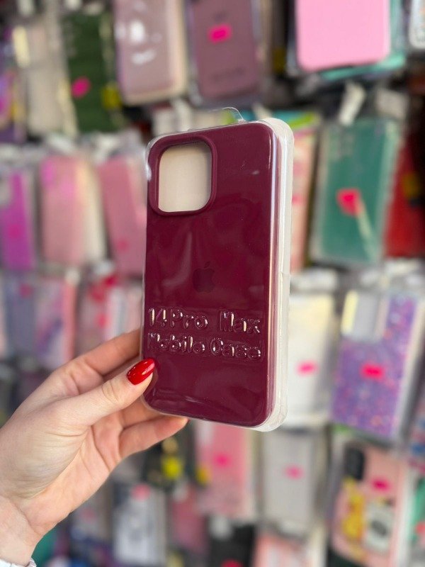 Producto - Silicone case Iphone 14 pro max bordo oscuro manzana clara