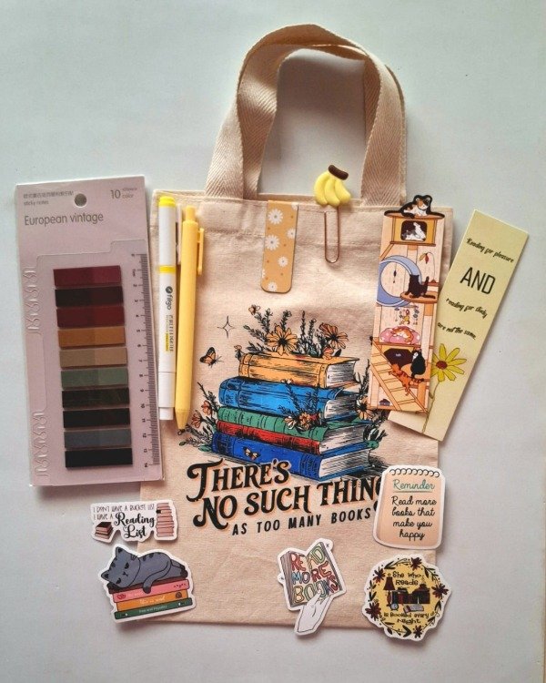 Producto - Pack literario "Booklover Inicial" amarillo + tote mini tote bag