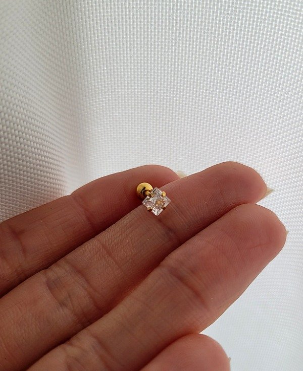 Producto - Piercing hélix cuadrado Strass AD