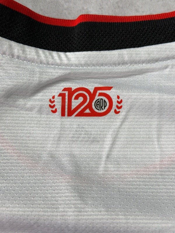 Producto - CAMISETA IMPORTADA VERSIÓN JUGADOR + OJOTAS - COMBO TITULAR - 5