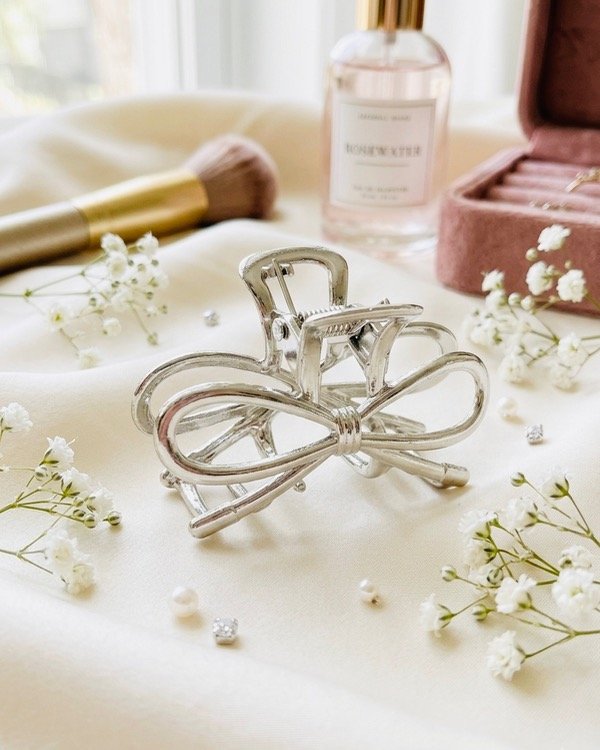Producto - Broche Plateado moño