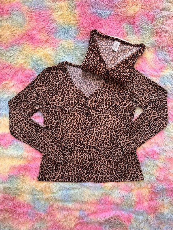 Producto - Remera Animal Print c/ Botones