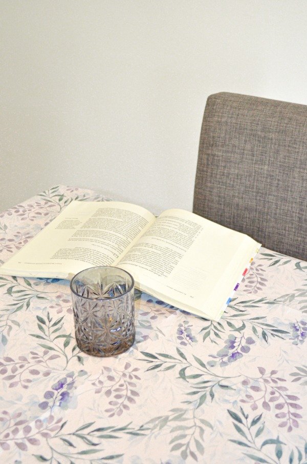 Producto - Mantel Antimanchas Flores Lilas