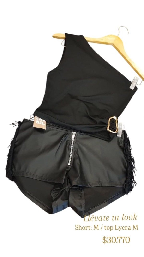 Producto - short negro eco cuero con flecos