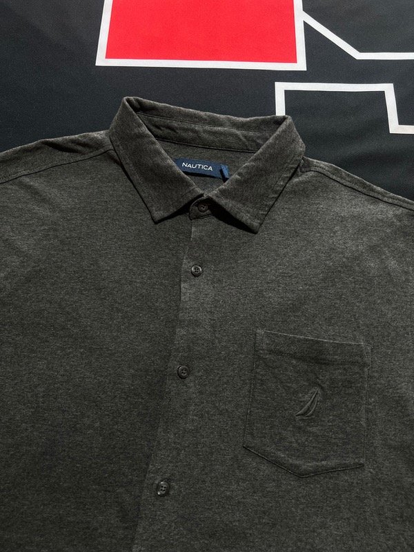 Producto - Camisa Náutica gris oscuro. Talle XL