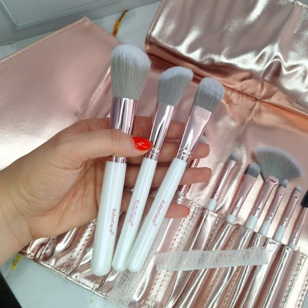 Producto - Set de brochas más brochero ruby face