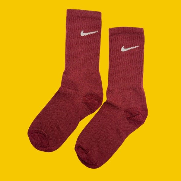 Producto - Medias Intermedia "Nike Bordo"