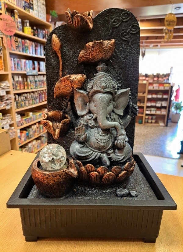 Producto - Fuente de agua grande Ganesha con esfera y luz 50 cm
