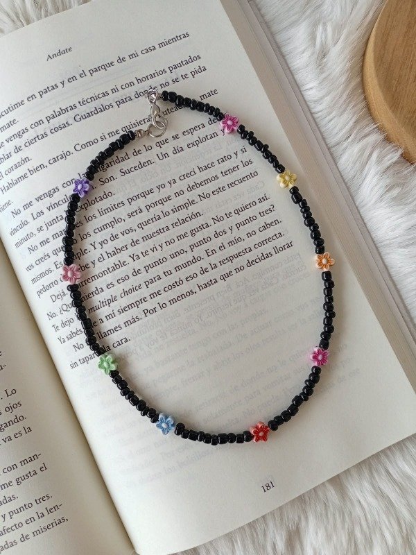 Producto - collar funky floresitas