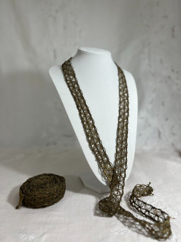 Producto - Pasamanería metálica antigua color verde cobrizo