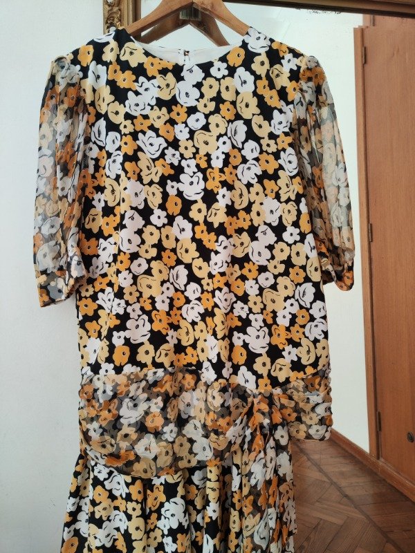 Vestido flores amarillas, blancas y negras negro — imagen 11