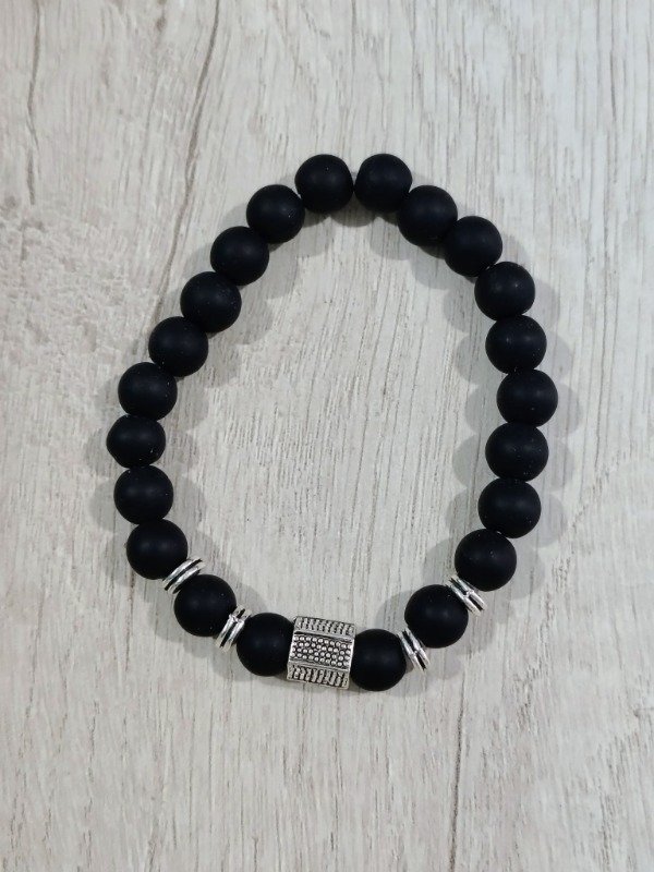 Producto - Pulsera con perlas negras y cuadrado con puntitos