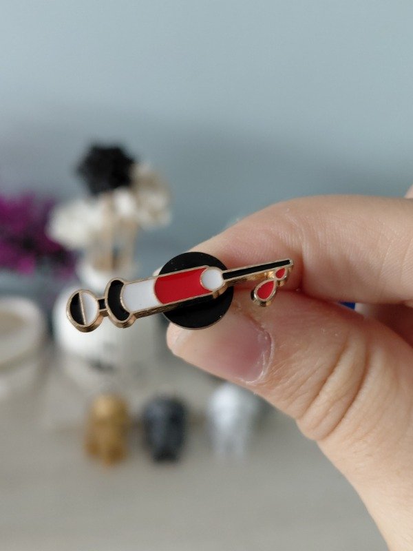 Producto - Pin metalizado - Jeringa #2989