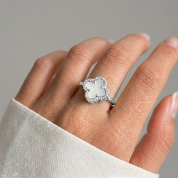 Producto - Anillo trébol giratorio