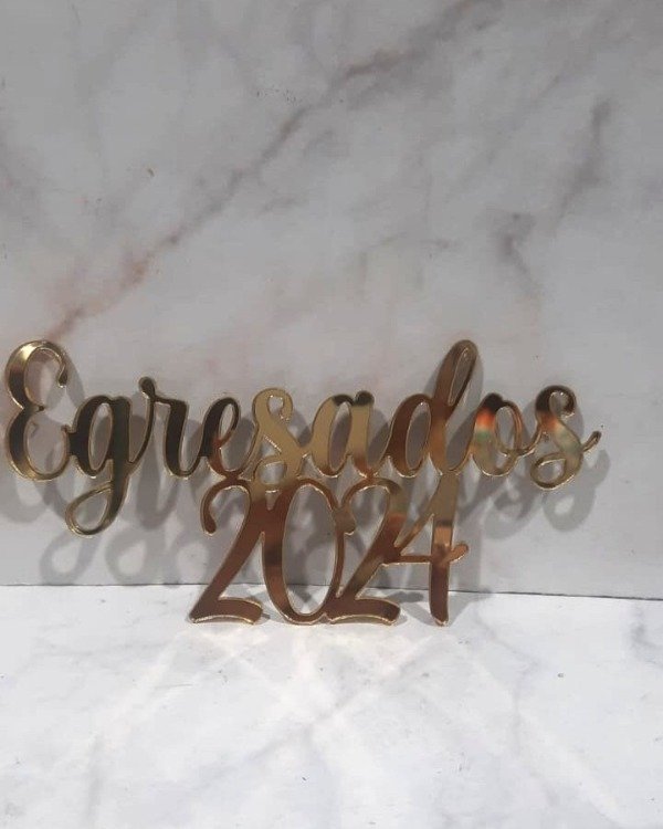 Producto - Frase frontal Egresados y año
