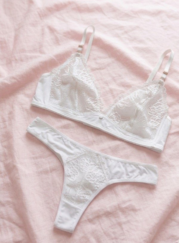 Producto - CONJUNTO BLANCO LYCRA CON ENCAJE - TALLE 90