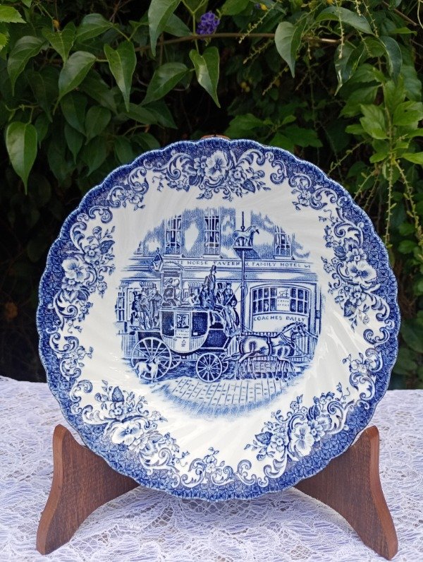 Producto - Plato hondo de loza inglesa Johnson Bros Coaching Scenes