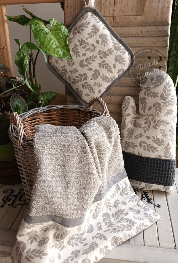 Producto - MANOPLA + AGARRADERA + REPASADOR "HOJAS DE OTOÑO"