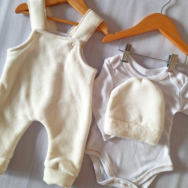 Producto - Ajuar Corduroy con Corderito Crema