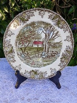 Producto - Plato playo de loza inglesa The Stone Wall The Friendly Village