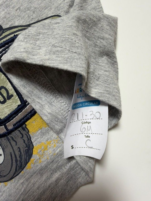 Producto - Remera safari gris Carters 6 meses - 4