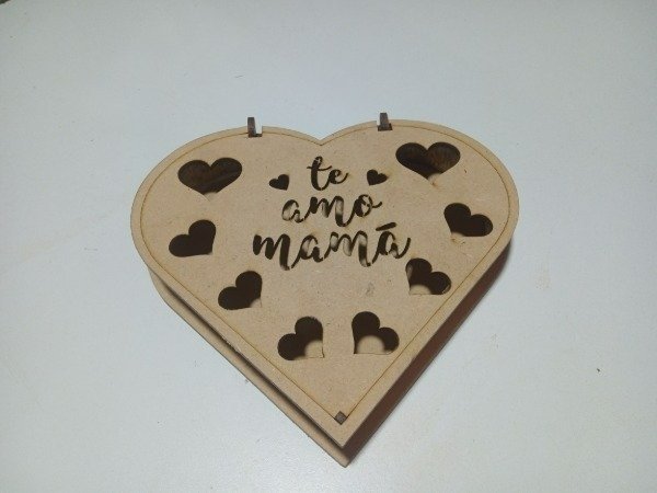 Producto - BOMBONERA CORAZON MAMA