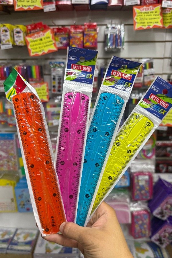 Producto - REGLA FLEXIBLE DE 20cm