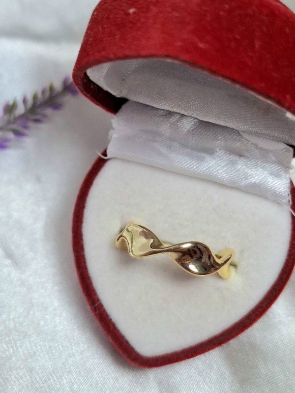 Producto - Anillo Luminia acero dorado regulable