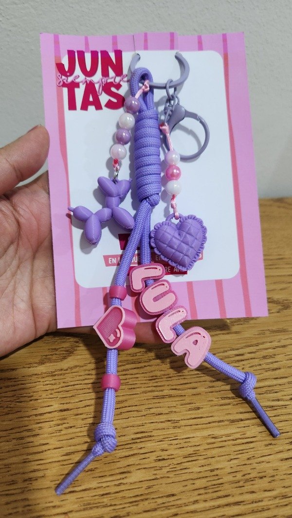 Producto - Llavero charm con nombre en rosa