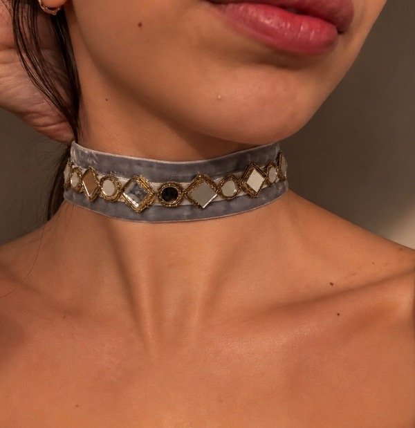 Producto - Choker Qatar- celeste grisáceo y blanco