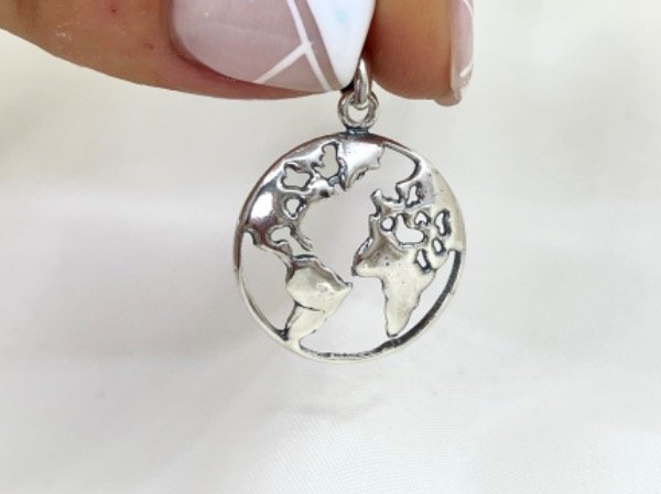 Producto - Dije plata lisa MUNDO