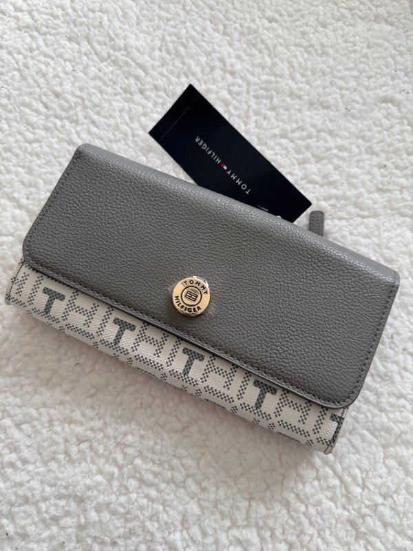 Producto - Billetera Tommy Gris
