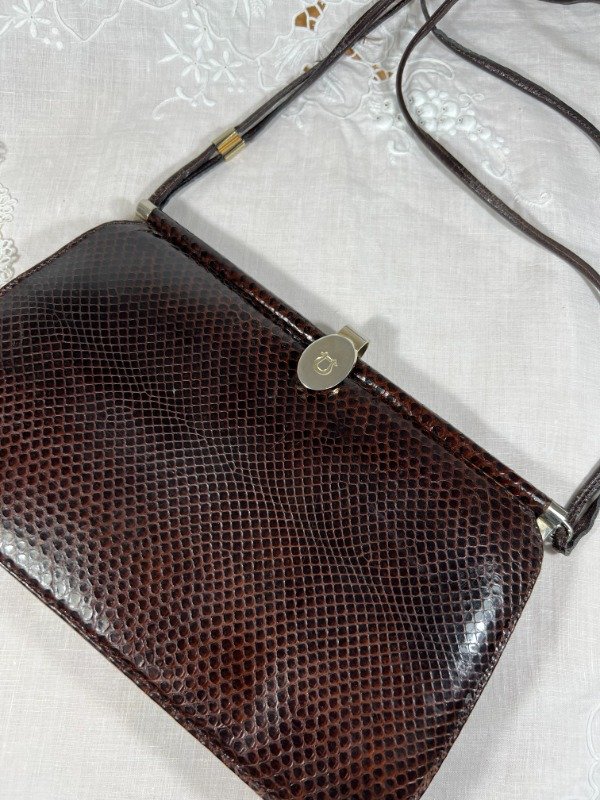 Producto - Cartera de cuero víbora
