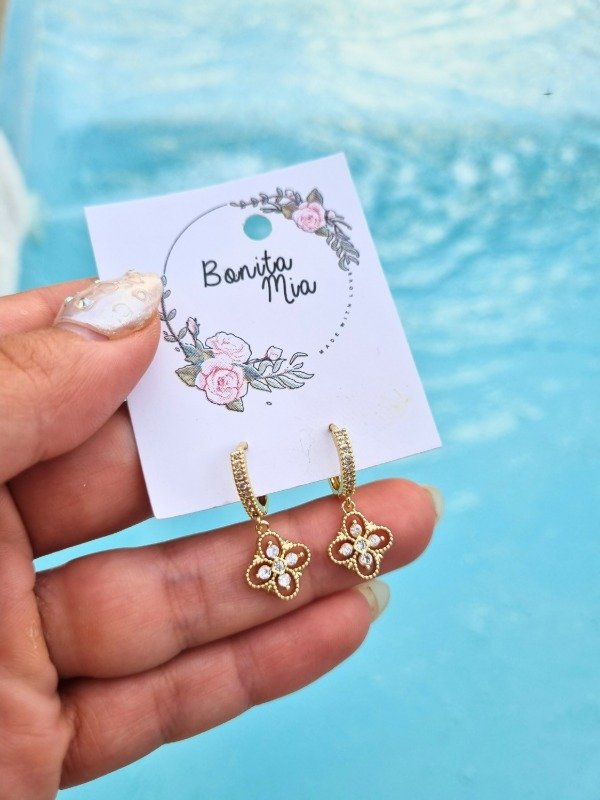 Producto - ARGOLLITAS AD TREBOL STRASS