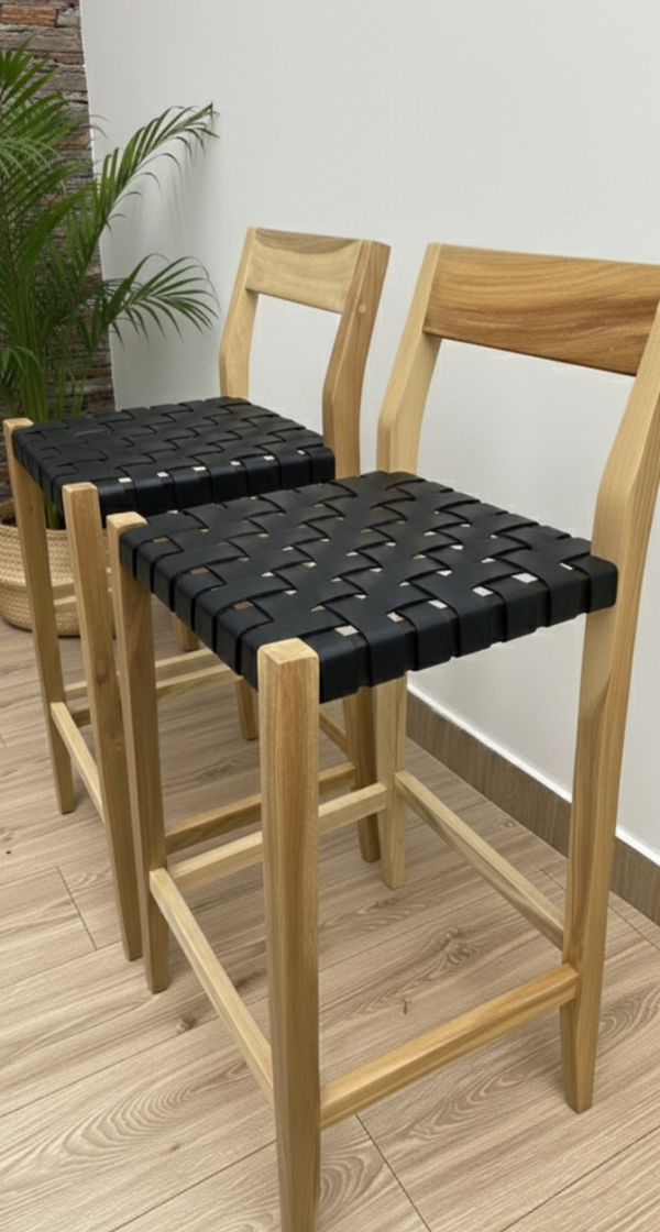 Producto - BANQUETA PETIRIBI CON ASIENTO DE CUERO