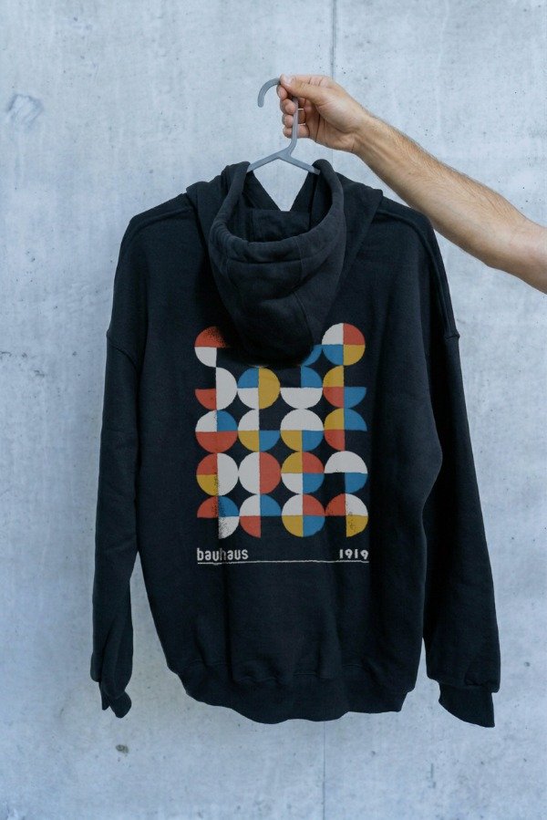 Producto - Buzo canguro oversize bauhaus dorso - 0